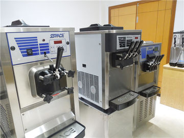 Corpo de aço inoxidável completo a rendimento elevado macio do fabricante de gelado do saque da bancada
